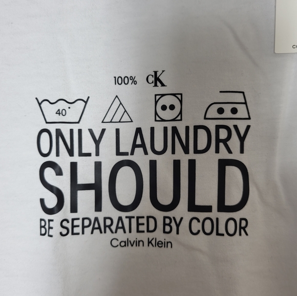 Calvin Klein "Only laundry should be separated by color" T-shirt Men's Size L - Picture 2 of 5